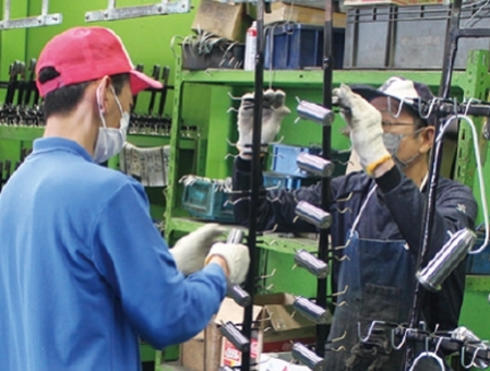 金属表面処理加工スタッフ
