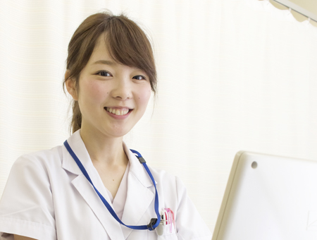 当法人では、まず患者さん・受診者・利用者の為を考えるために、職員の生活を大事に考えております。<br />
家庭との両立を図り、女性が安心して働ける環境づくりに努めています。<br />