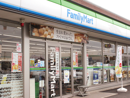店舗は全部で12店舗。<br />
茨城県ではつくば市,土浦市,坂東市,常総市,下妻市そして取手市。<br />
千葉県では野田市に2店舗。今後も店舗数は拡大予定。<br />
勤務をする店舗はご希望の勤務地を出来る限り考慮致します。<br />
<br />
新しい社員の働き方として「転勤なし」「夜勤なし」もあります。<br />
まずは希望の働き方を教えてください!<br />
一緒にあなたに合った働き方を見つけましょう!