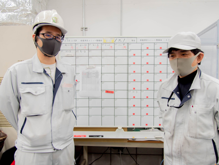 私たちが掲げるのが”HAPPY LIFE, HAPPY WORK”というスローガン。<br />
「重要なのはプライベートであり、プライベートが充実しているからこそ良い仕事ができる」という考えのもとに様々な福利厚生制度を用意しています。<br />
例えば「ハッピーライフ休暇」。年3度(GW、夏期、年末年始)の長期休暇に加え、好きな時に1週間の休みが取れるんです。<br />
しかも、「家族サービスに使ってね」という目的で1万円が支給されます。<br />
<休暇制度・待遇><br />
・ハッピーライフ休暇<br />
・ファミリーサポート休暇<br />
・将来に備えた貯蓄制度、年金制度等<br />
・各種祝金 など